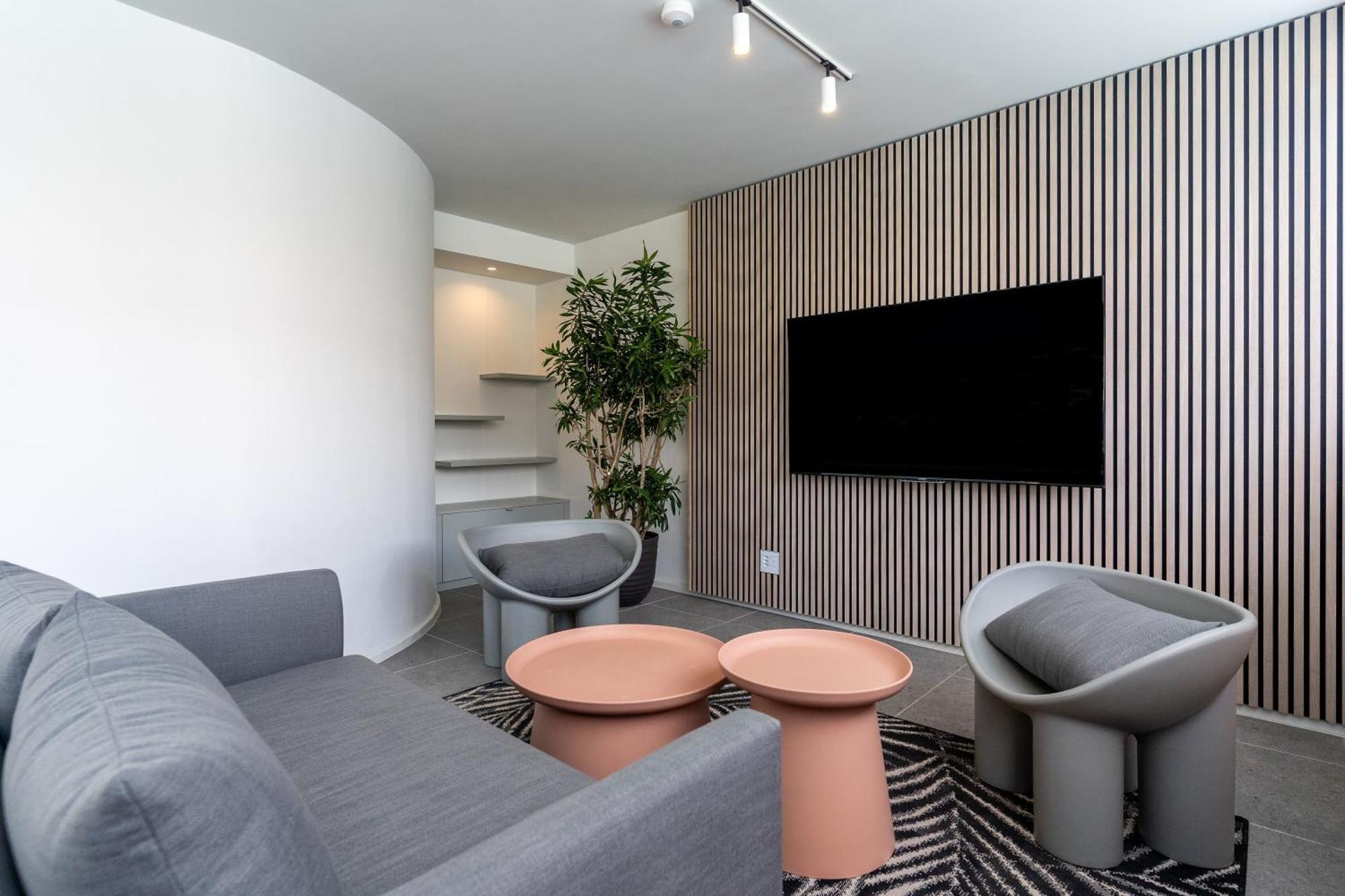 The Rose 502-city Centre Aprt With Rooftop Pool Cape Town